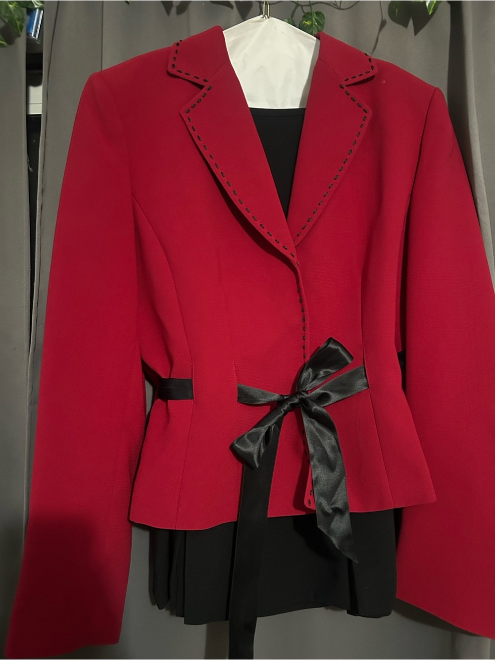 Tahari Red Tailored Ribbon-Waist Blazer